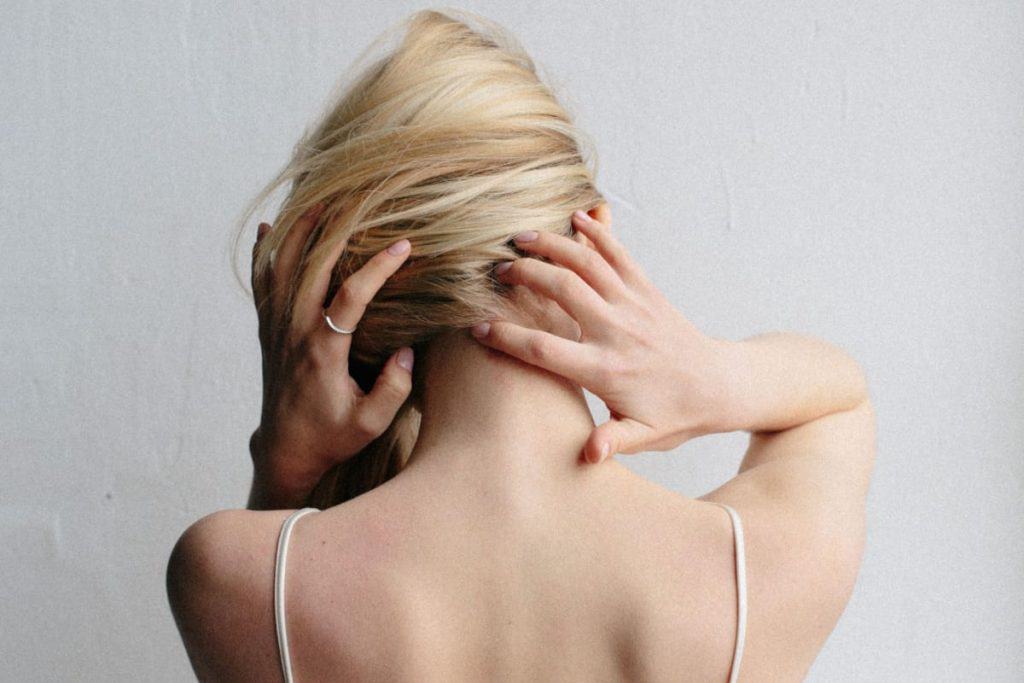 3 vaner der kan hjælpe dig mod smerter i ryg og nakke